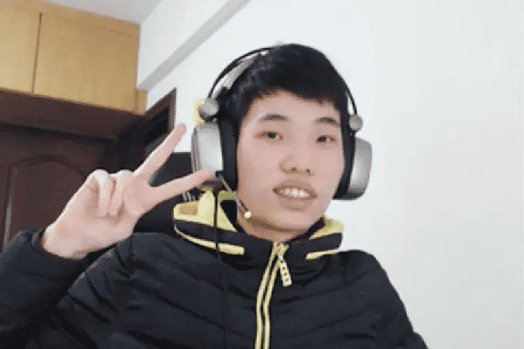 和平精英再现50v50?鲨鱼带队跟牧童再次PK,关乎粉丝之间的荣誉